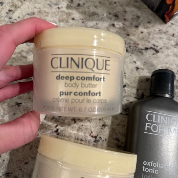 Clinique bundle! - Picture 4 of 4